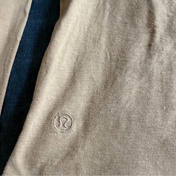 Lululemon Classic-Fit Cotton-Blend Long-Sleeve Shirt in Dune Color Size 6 - Picture 4 of 10